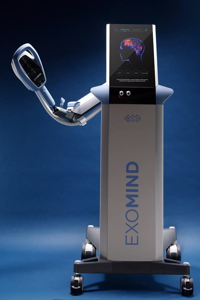 EXOMIND treatment device with touchscreen brain display and applicator
